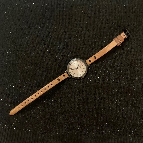 Fossil Watch - Picture 1 of 7